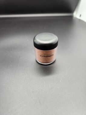 MAC Cosmetics Loose Eyeshadow Pigment — Dazzleray